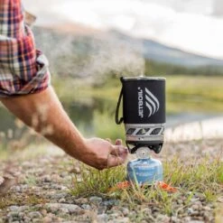 Jetboil MicroMo Carbon Cooking System -Campmor Outdoor Clothing 1090950 insitu05
