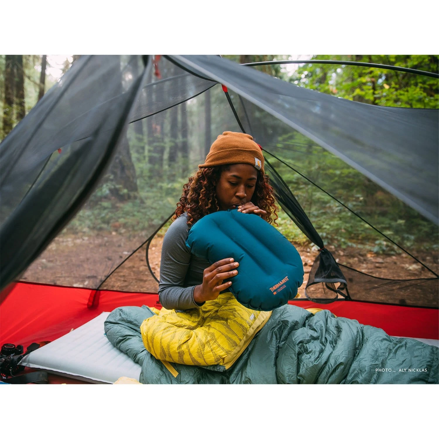 Therm-a-Rest Airhead Lite Pillow in Deep Pacific – Ultra-Light Inflatable Backcountry Sleep System 5 Therm-a-Rest Airhead Lite Pillow in Deep Pacific – Ultra-Light Inflatable Backcountry Sleep System - Image 5