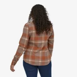 Patagonia Womens Long Sleeve Organic Cotton Midweight Fjord Flannel Shirt 10 Patagonia Womens Long Sleeve Organic Cotton Midweight Fjord Flannel Shirt -Campmor Outdoor Clothing 42405 CMKD S