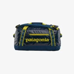 Patagonia Black Hole Duffel 40L - Black Recycled Weather-Resistant Travel Bag -Campmor Outdoor Clothing 49338 CTRB