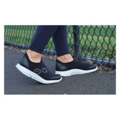 OOFOS Women's OOmg Sport Low Shoe -Campmor Outdoor Clothing 50752