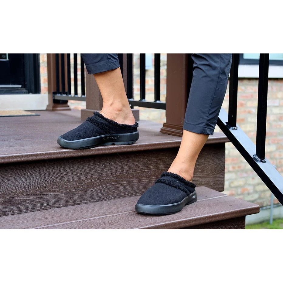 Oofos Women's Oocoozie Mule Shoe 2 Oofos Women's Oocoozie Mule Shoe - Image 2