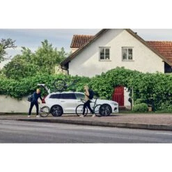 Thule FastRide Rooftop Fork Mount Bike Carrier – Black Quick-Release Disc Brake Compatible Rack -Campmor Outdoor Clothing 5640053