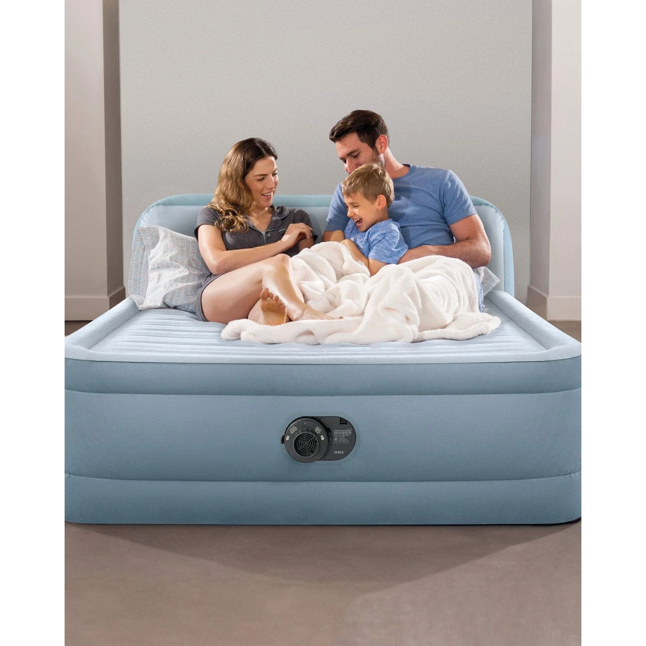 Intex Dura-Beam Ultra Queen Plush Headboard Airbed 2 Intex Dura-Beam Ultra Queen Plush Headboard Airbed - Image 2
