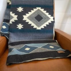 Andean Alpaca Wool Blanket - Midnight By Alpaca Threadz 22 Andean Alpaca Wool Blanket - Midnight By Alpaca Threadz -Campmor Outdoor Clothing DSC00510