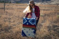 Andean Alpaca Wool Blanket - Ocean Breeze By Alpaca Threadz 18 Andean Alpaca Wool Blanket - Ocean Breeze By Alpaca Threadz -Campmor Outdoor Clothing DSC08186