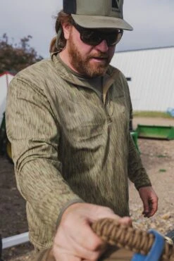 Voormi 1/4 Zip Mock Neck 7 Voormi 1/4 Zip Mock Neck -Campmor Outdoor Clothing DZ9 4366 307dd0c7 ae27 4ca5 b526 146d0a6ba748