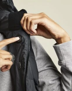 Apollo Men’s Heated Vest Black By Kelvin Coats 14 Apollo Men’s Heated Vest Black By Kelvin Coats -Campmor Outdoor Clothing KelvinCoats Apollo Vest Black 2021 00007