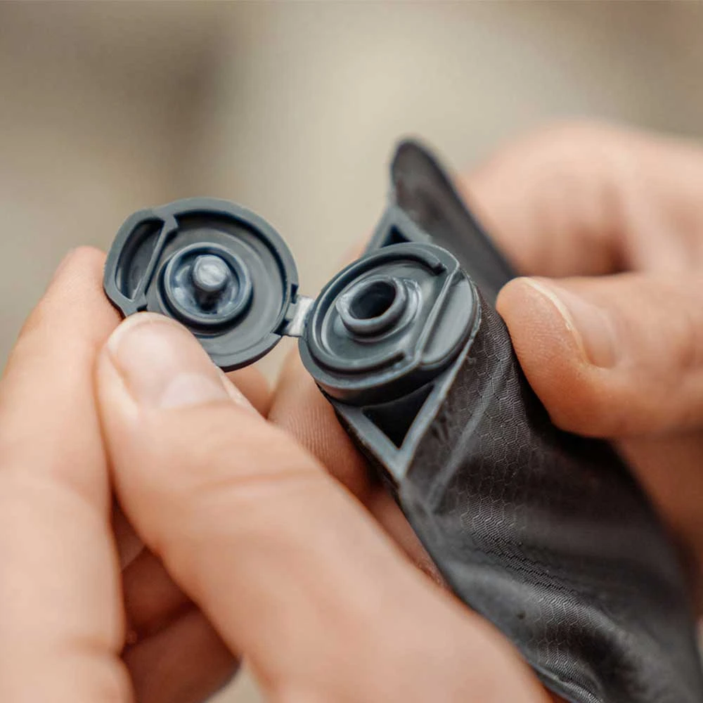 Matador FlatPak Toiletry Bottle 3-Pack 3 Matador FlatPak Toiletry Bottle 3-Pack - Image 3