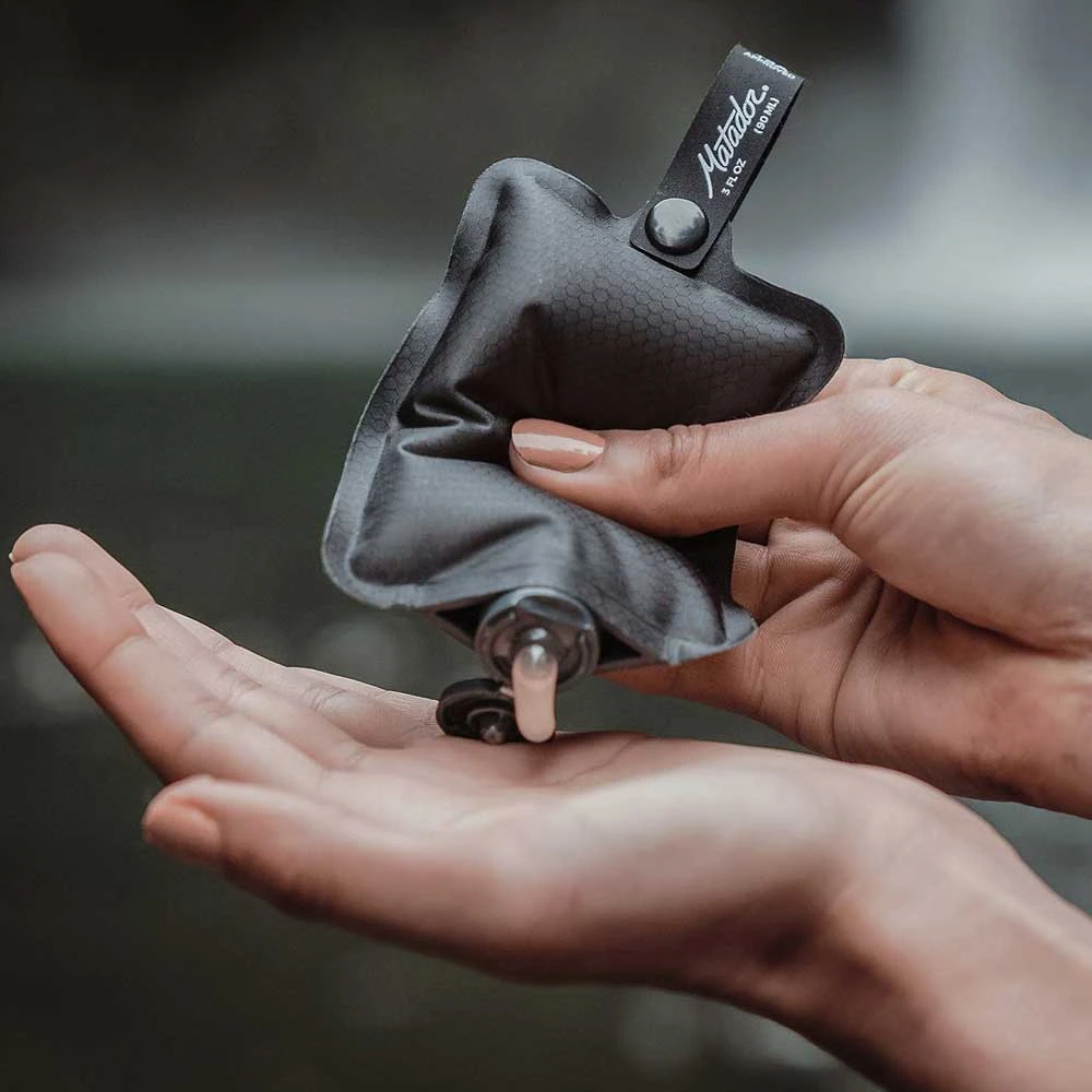 Matador FlatPak Toiletry Bottle 3-Pack 2 Matador FlatPak Toiletry Bottle 3-Pack - Image 2