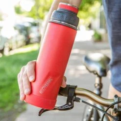 THE BOULDER - Insulated Water Bottle W/ Strainer - 20 Oz By EcoVessel -Campmor Outdoor Clothing PearlSt Bike 2019 BLDR20RD 1