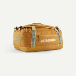 Patagonia Black Hole Duffel 40L 23 Patagonia Black Hole Duffel 40L -Campmor Outdoor Clothing a 7ddee1cf 18dc 40ae baf4 34a7db0e843b