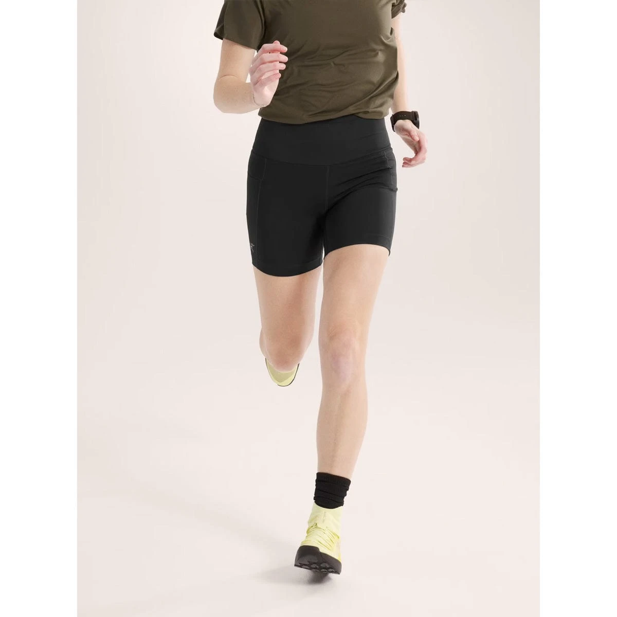 Arc'teryx Women's Essent High-Rise Utility Short 6' Inseam 1 Arc'teryx Women's Essent High-Rise Utility Short 6' Inseam