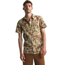The North Face Men's Short Sleeve Baytrail Pattern Shirt -Campmor Outdoor Clothing b 3834046a b737 46cd ab6a b6d9c15677d0