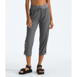The North Face Women's Aphrodite Motion Capri -Campmor Outdoor Clothing c 2e5f6c3b 2ff5 487f 9405 1da8ee5a58aa