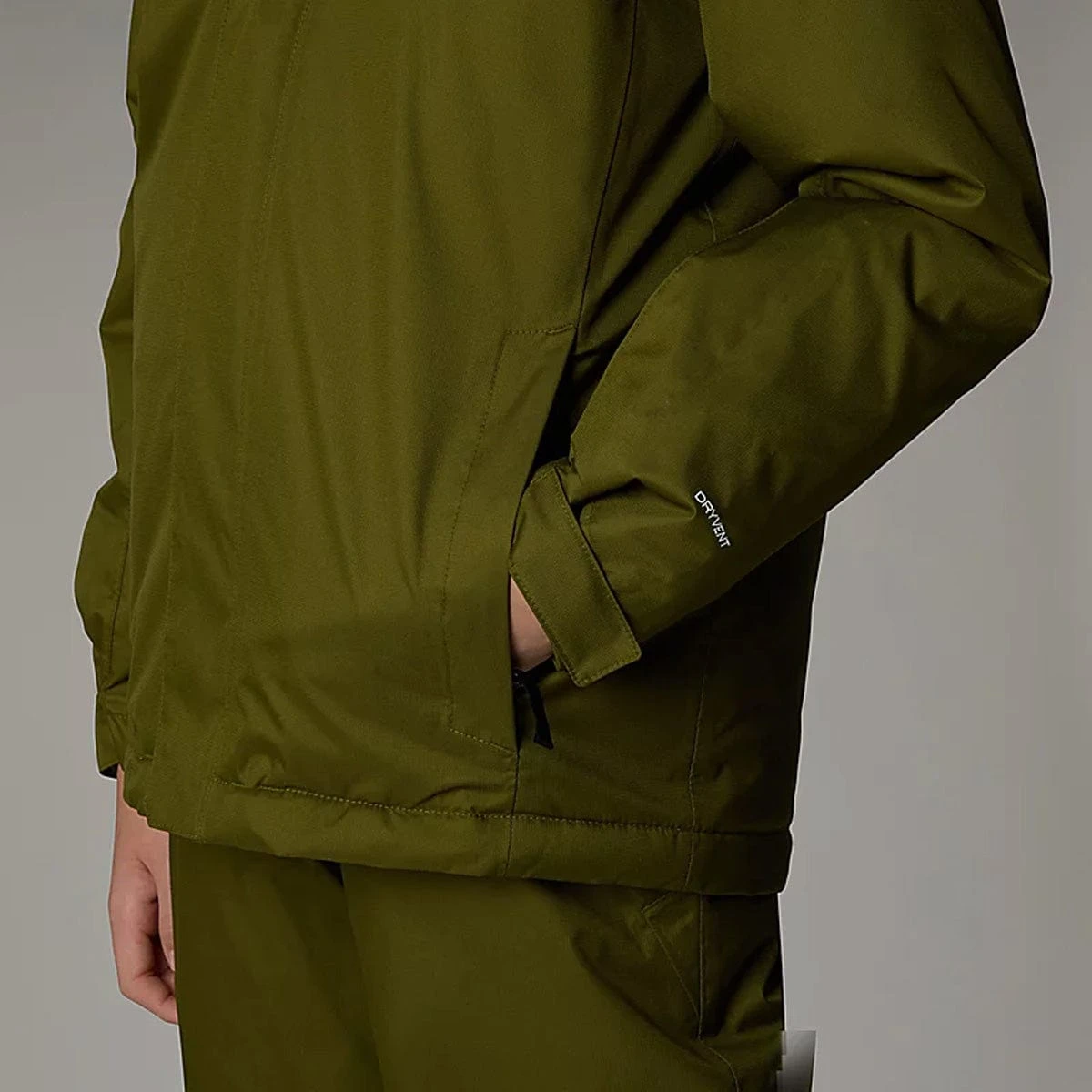 The North Face Teen Snowquest Jacket in TNF Black – Waterproof Insulated Ski & Snowboard Parka 17 The North Face Teen Snowquest Jacket in TNF Black – Waterproof Insulated Ski & Snowboard Parka - Image 17