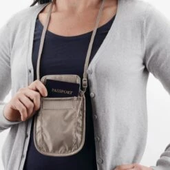 Eagle Creek Rfid Blocker Neck Wallet -Campmor Outdoor Clothing d 946951af 5b91 487c 9423 294f86a187b3