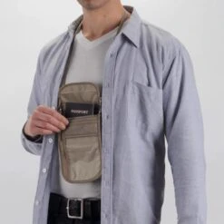 Eagle Creek Undercover Neck Wallet Deluxe 9 Eagle Creek Undercover Neck Wallet Deluxe -Campmor Outdoor Clothing e 760421fd 1cba 4733 81ad 7f9a4e84957b