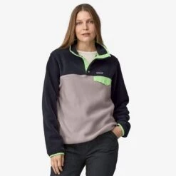 Patagonia Women's Lightweight Synch Snap-T Pull-Over -Campmor Outdoor Clothing e c3a5d7fe 3f84 4a9c aee8 62aed5e9e1e7
