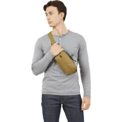 Thule Aion Sling 2L Bag 15 Thule Aion Sling 2L Bag -Campmor Outdoor Clothing h a6d5bb66 ebe2 4772 a11a 82259ddf2003