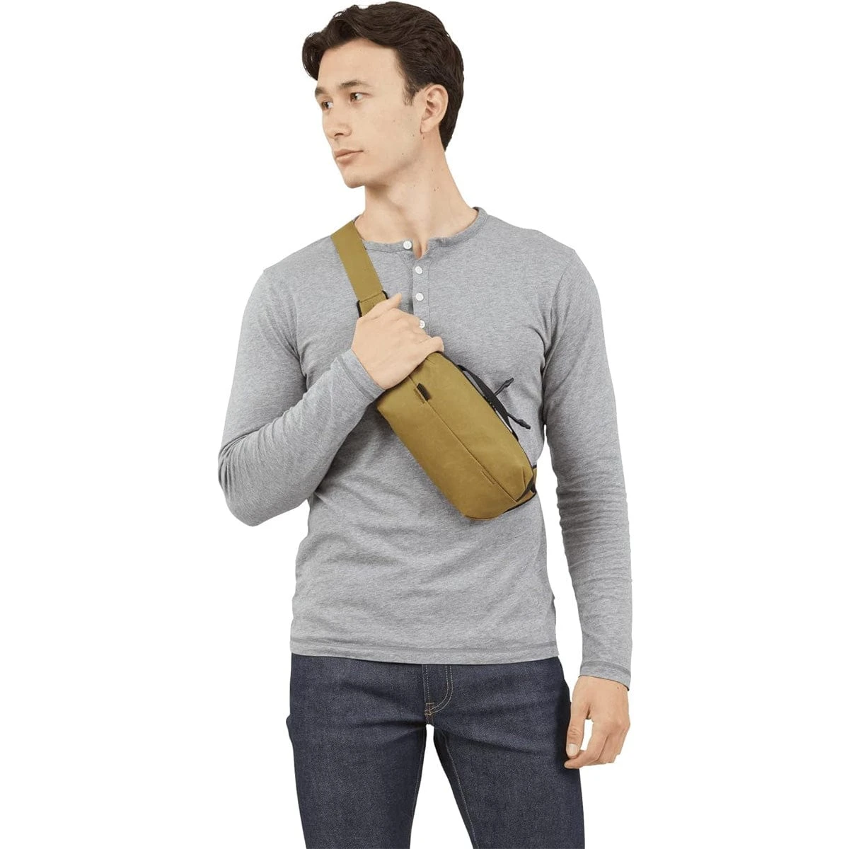 Thule Aion Sling 2L Bag 8 Thule Aion Sling 2L Bag - Image 8