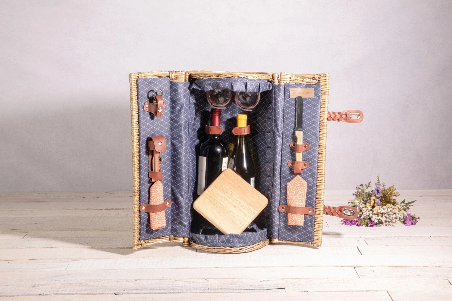 Verona Wine & Cheese Picnic Basket By Picnic Time Family Of Brands 2 Verona Wine & Cheese Picnic Basket By Picnic Time Family Of Brands - Image 2